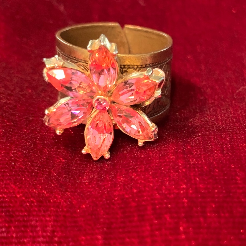 Sparkle flower ring, adjustable